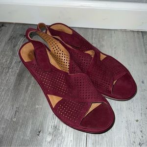 - Clarks Artisan Wine Color Wedges Women's Size 8